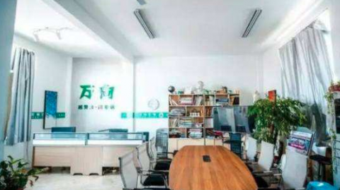 东莞AI工作室代理电话整理：跑遍南城厚街，我终于找到了靠谱的“技术外援”